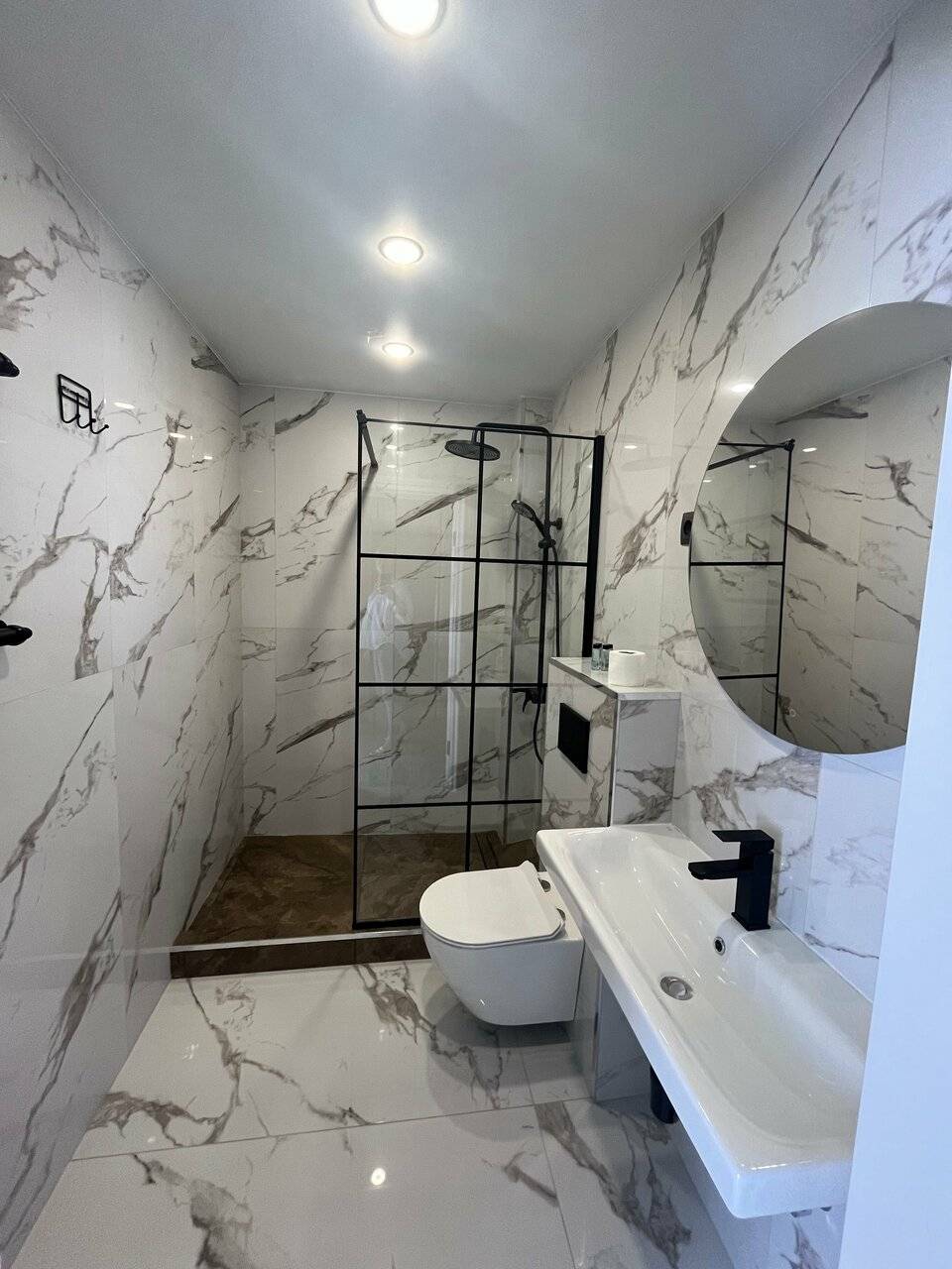 Фотографии номера Трехместный номер «Комфорт» в Гостинице Башня Кисловодск