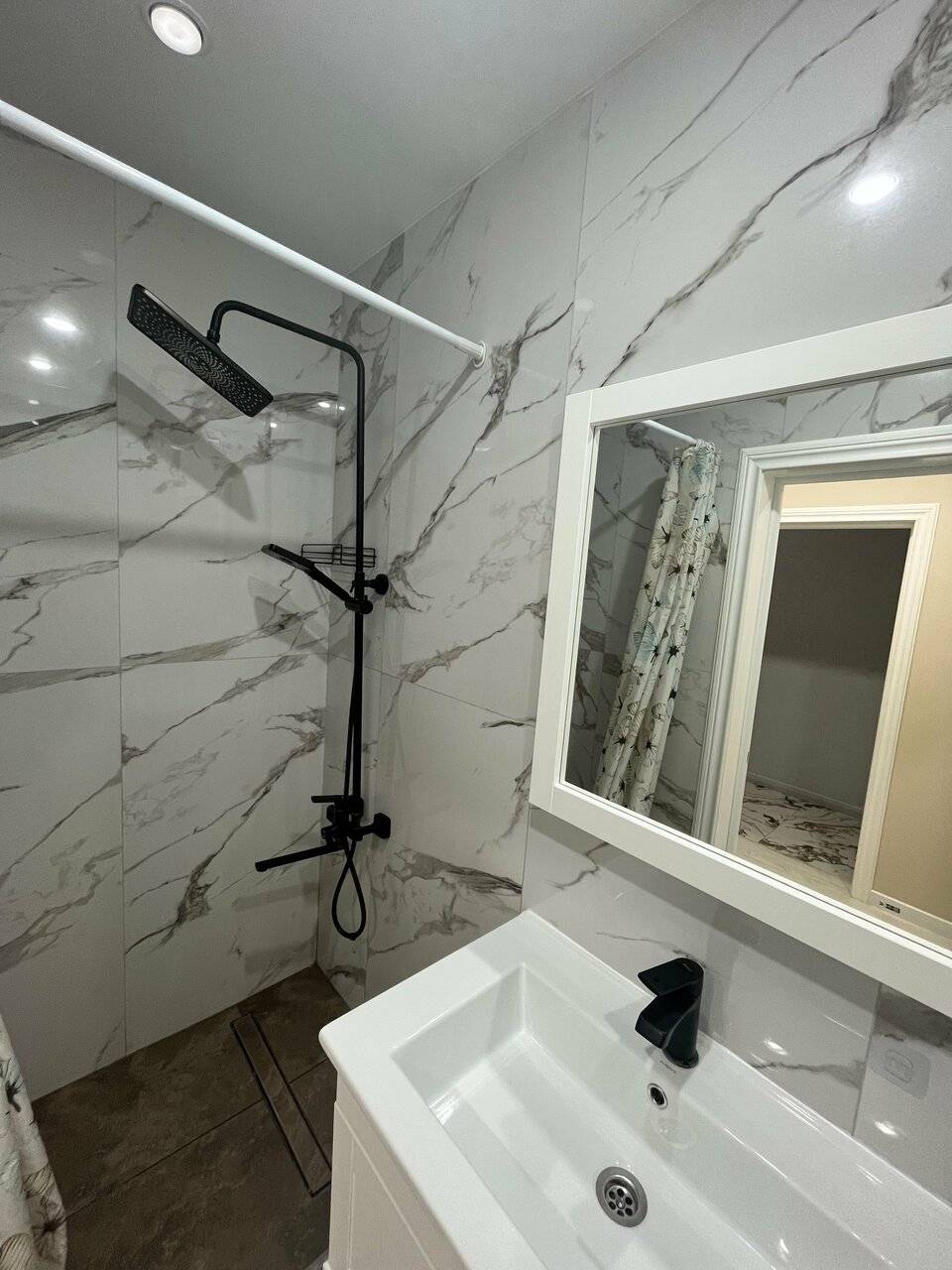 Фотографии номера Люкс с видом на город в Гостинице Башня Кисловодск